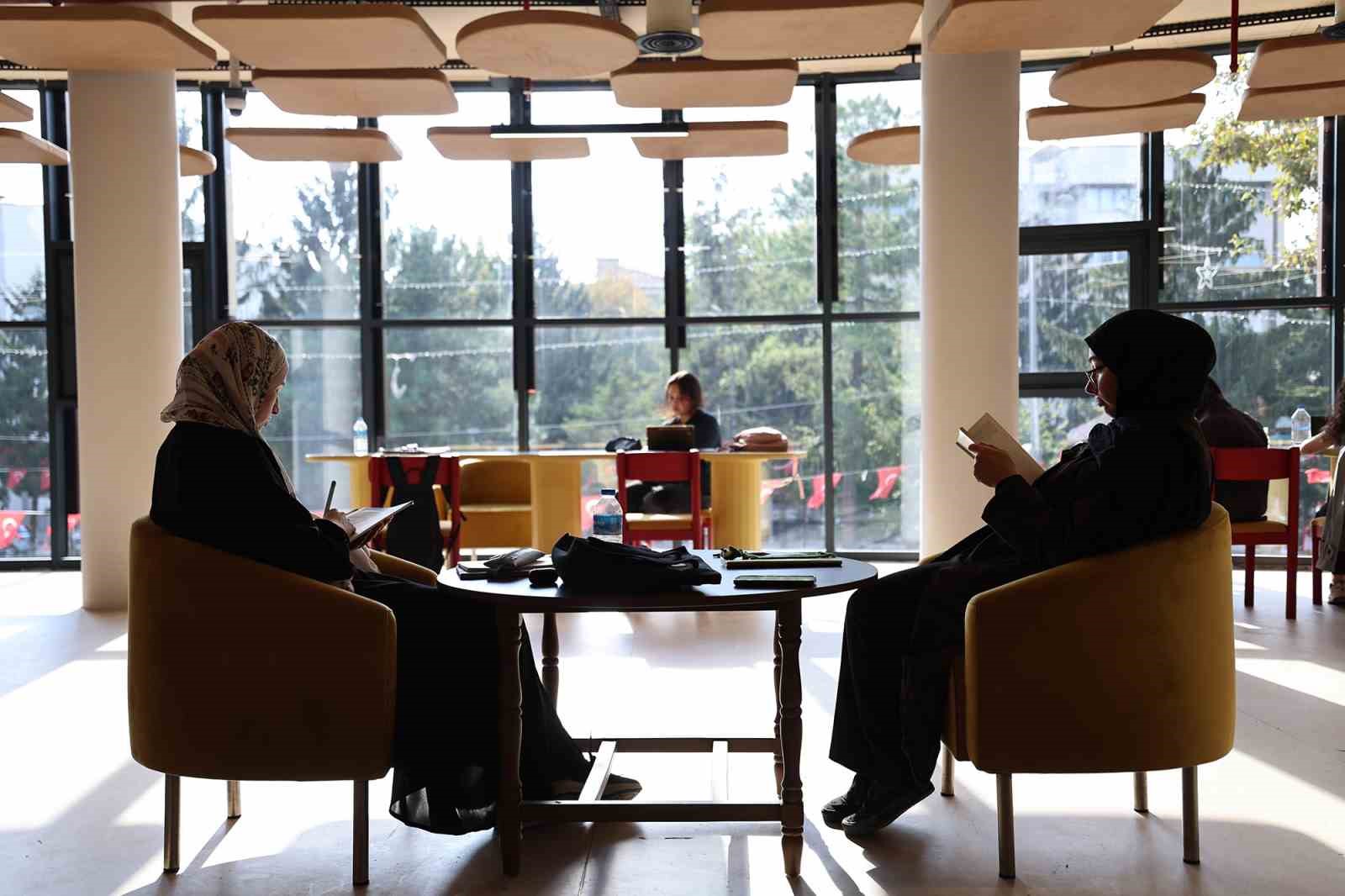 Yenilenen y&uuml;z&uuml;yle Atat&uuml;rk K&uuml;lt&uuml;r Merkezi, gen&ccedil;lerden yoğun ilgi g&ouml;r&uuml;yor