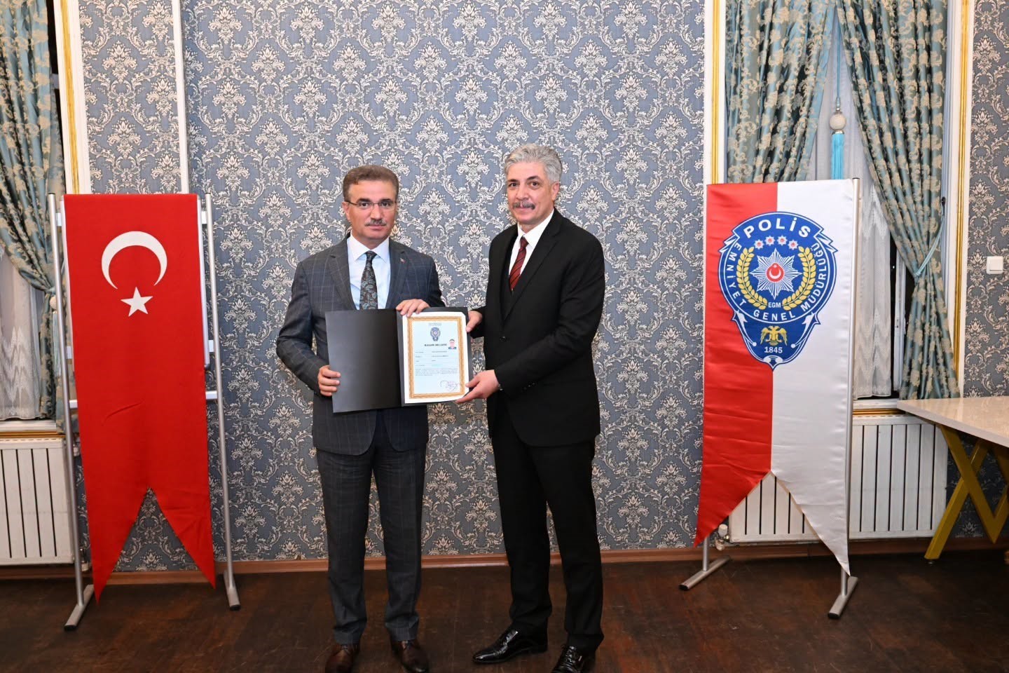 Emniyette terfi ve veda heyecanı