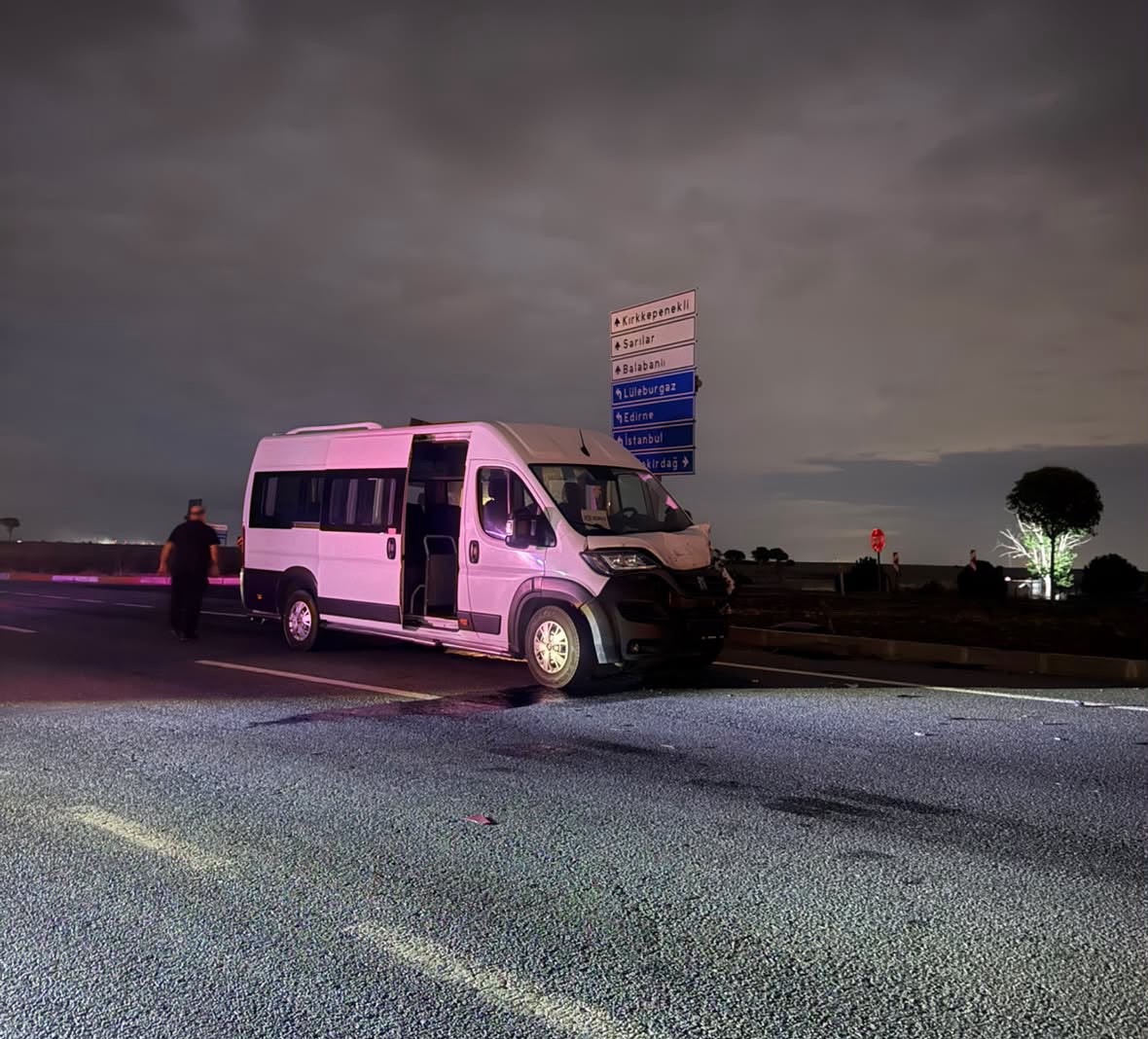 Muratlı &Ccedil;evreyolunda trafik kazası: Ara&ccedil;lardan biri yan yattı