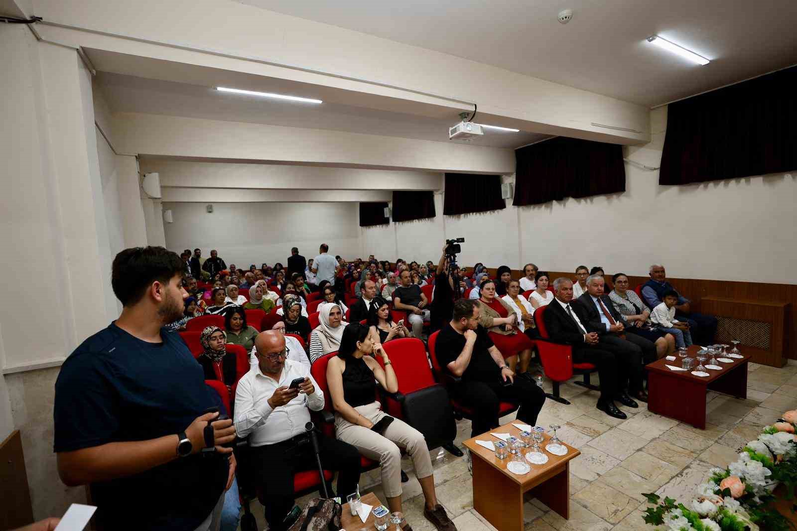 Aksaray&rsquo;da okullarda velilere narkotik farkındalık eğitimi veriliyor