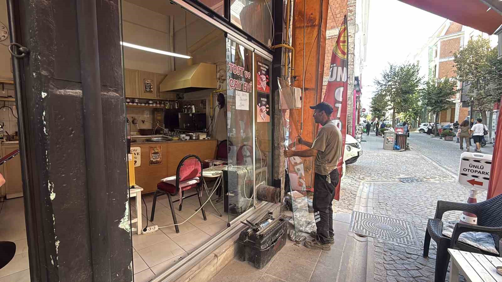 Dışlanma iddiasını reddeden &ccedil;ay ocağı &ccedil;alışanı, "Herkese kapımız a&ccedil;ık" dedi