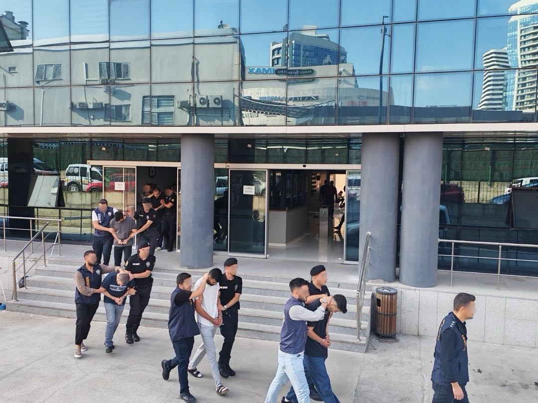 Bursa&rsquo;da yatırım dolandırıcılığı operasyonu: 8 kişi tutuklandı