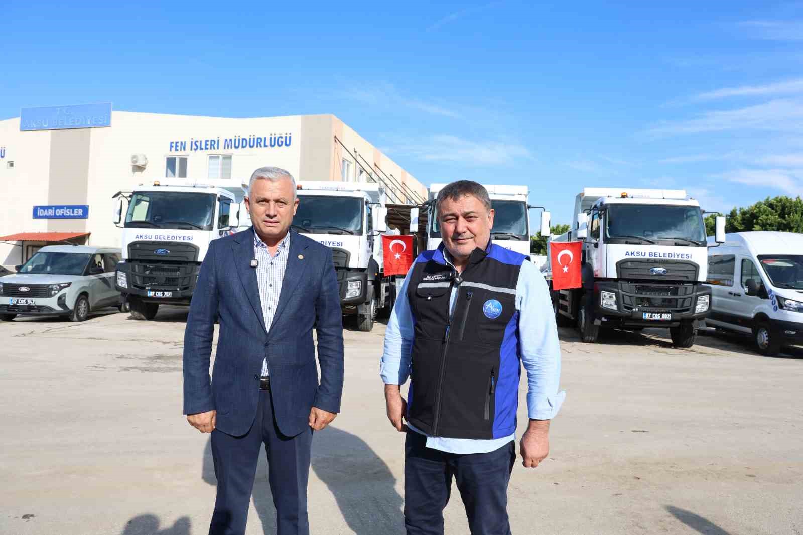 Aksu Belediyesi ara&ccedil; filosunu g&uuml;&ccedil;lendirmeye devam ediyor