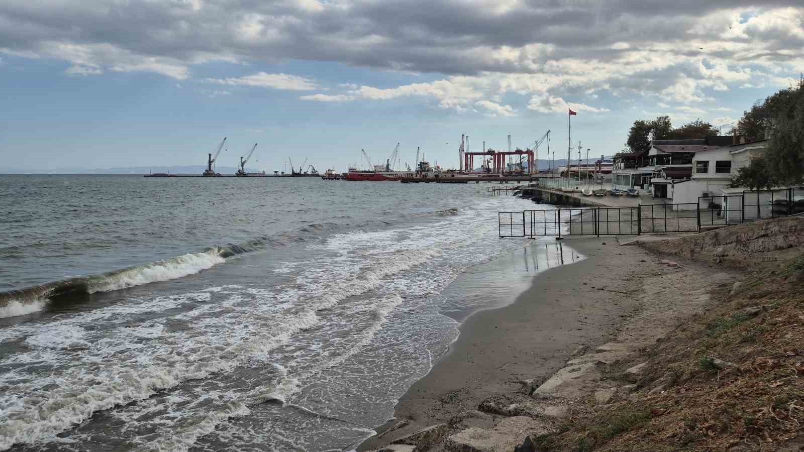 Marmara Denizi ulaşımına Poyraz engeli