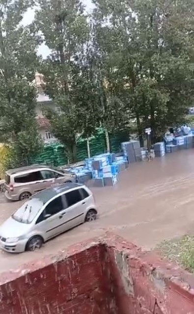 Ardahan&rsquo;da sağanak ve dolu etkili oldu