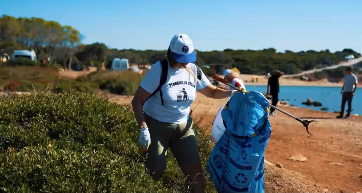 Didim Belediyesi Kulak&ccedil;ı Koyu&rsquo;nda sahip temizliği ger&ccedil;ekleştirdi