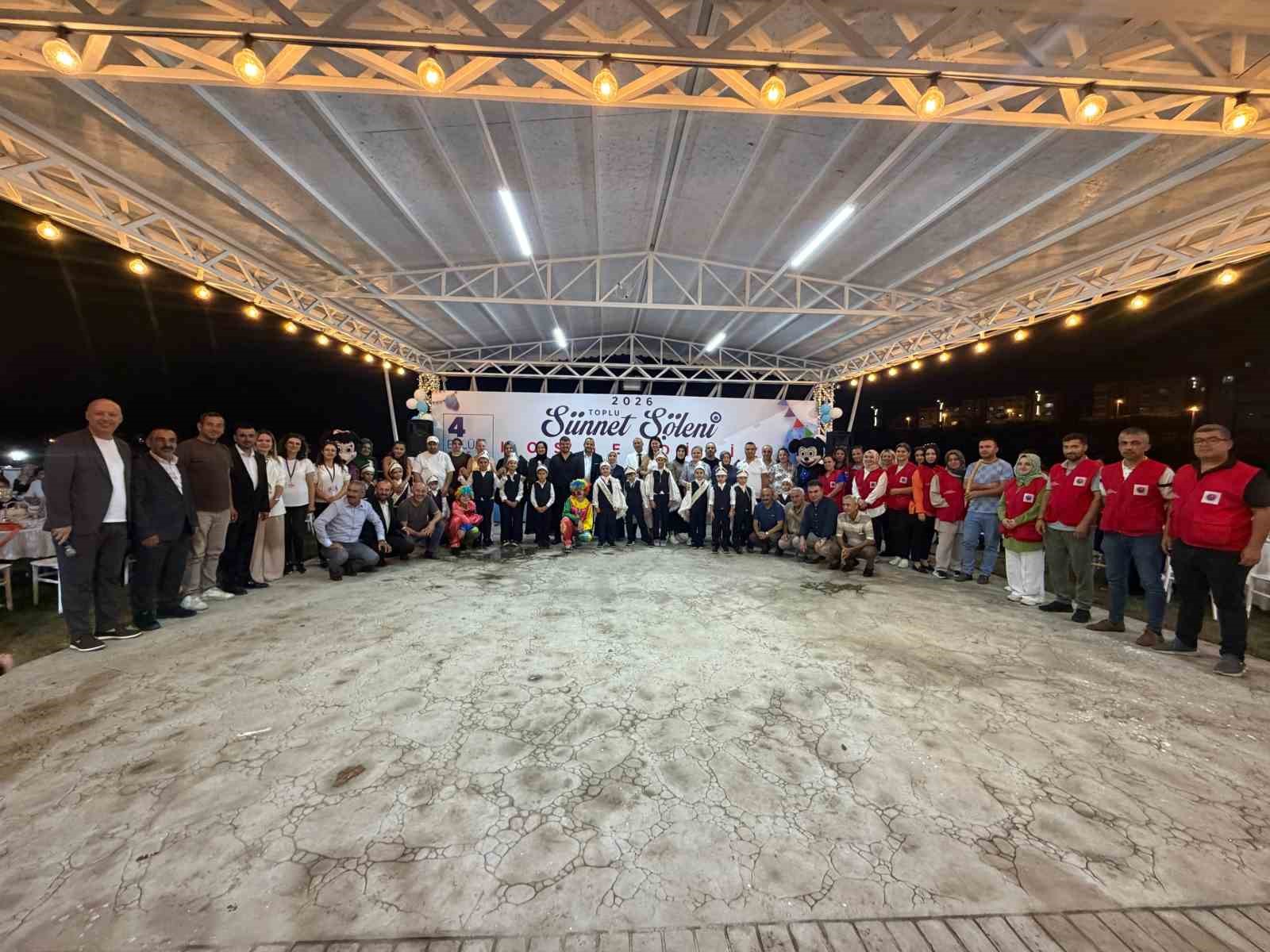 Karab&uuml;k Belediyesinin geleneksel s&uuml;nnet ş&ouml;leni renkli g&ouml;r&uuml;nt&uuml;lere sahne oldu