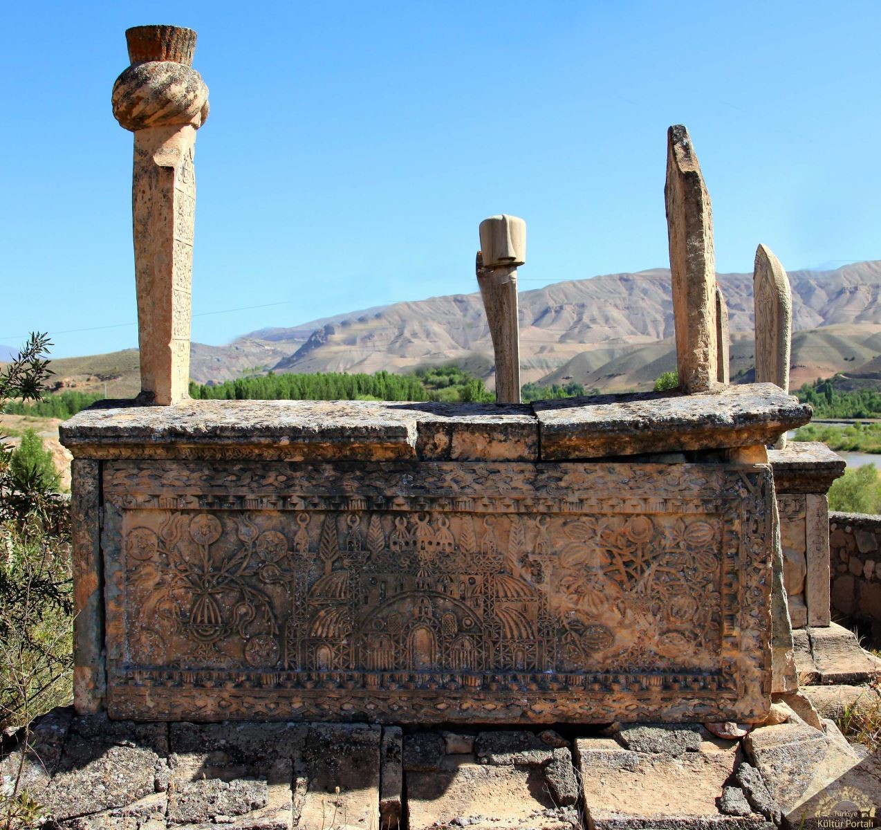 Sultan Melik T&uuml;rbesi, Meng&uuml;cekli tarihine ışık tutuyor