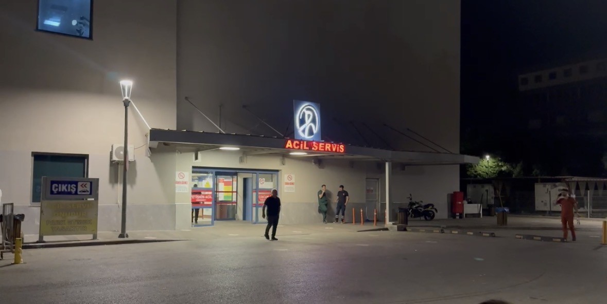 Birlikte yaşadığı kadının ailesiyle tartıştı: 1 &ouml;l&uuml;, 1 yaralı