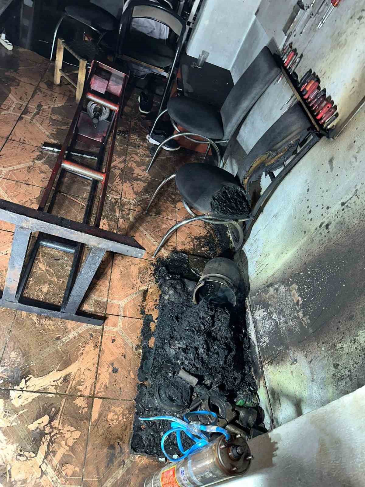 Diyarbakır&rsquo;da &ccedil;ıkan yangında iş yeri kullanılamaz hale geldi