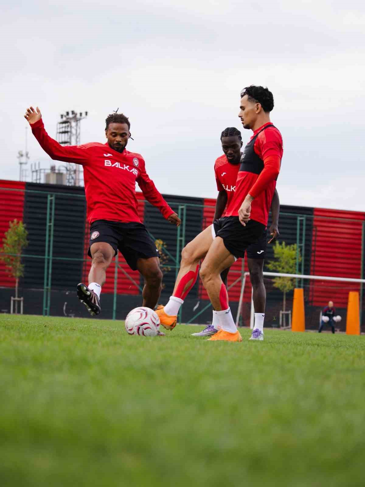 &Ccedil;orum FK, Beşiktaş ma&ccedil;ı hazırlıklarını tamamladı