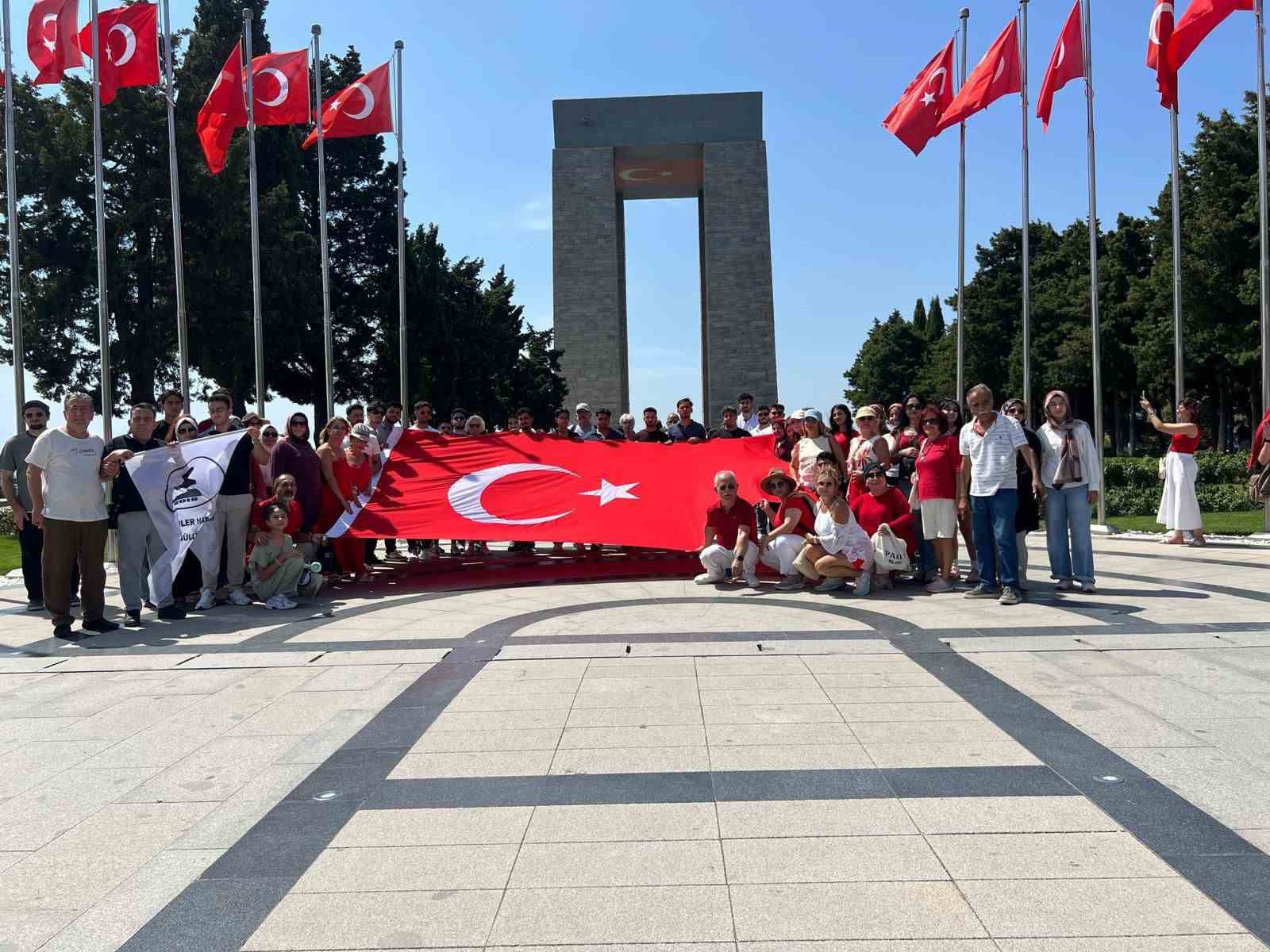 Adıyamanlı gen&ccedil;ler &Ccedil;anakkale ve Ak&ccedil;ay&rsquo;da tarih ve k&uuml;lt&uuml;r yolculuğuna &ccedil;ıktı