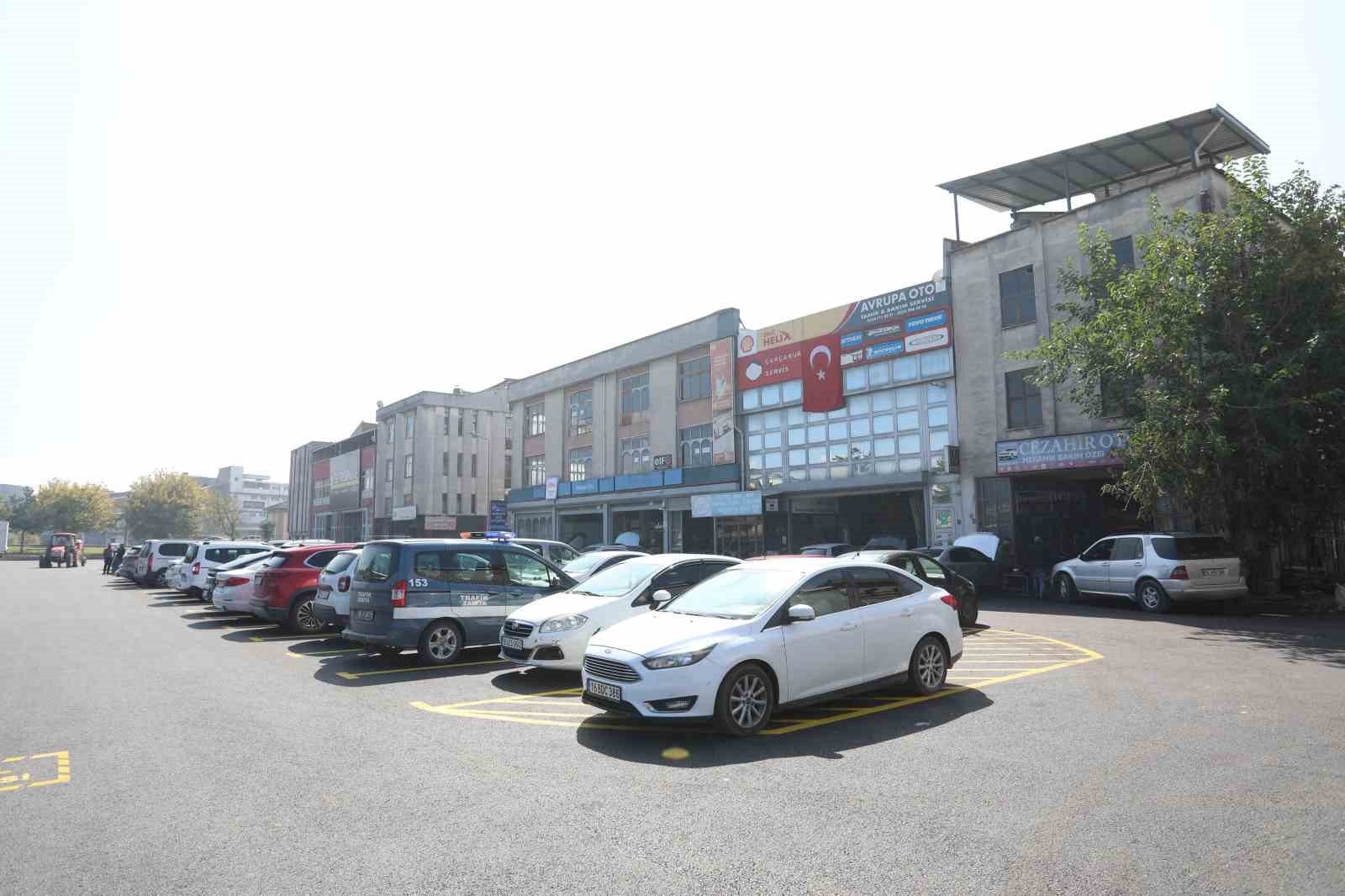 Mobilya sanayisine nefes aldıran otopark hizmete girdi