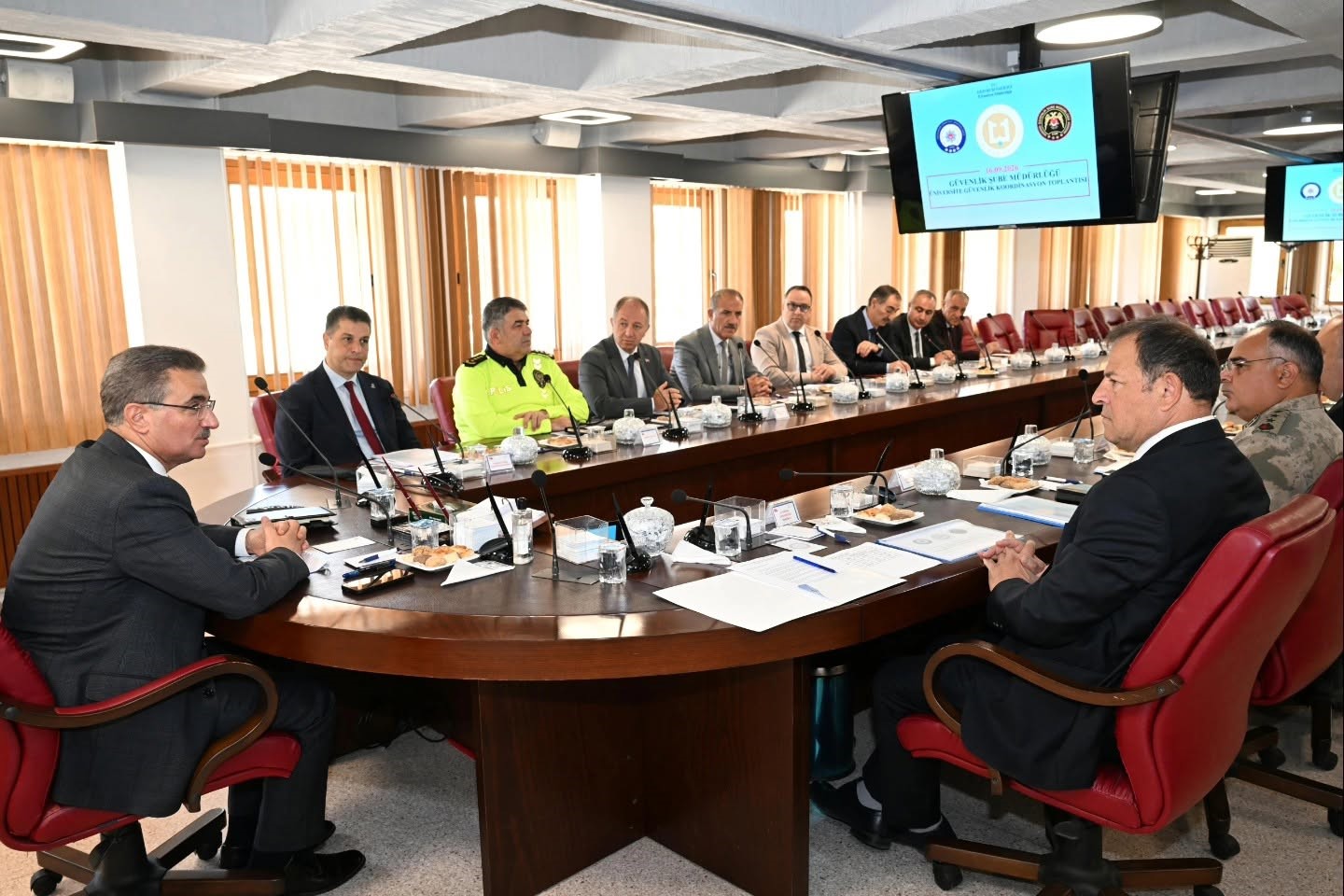 &Uuml;niversite g&uuml;venlik koordinasyonu i&ccedil;in zirve