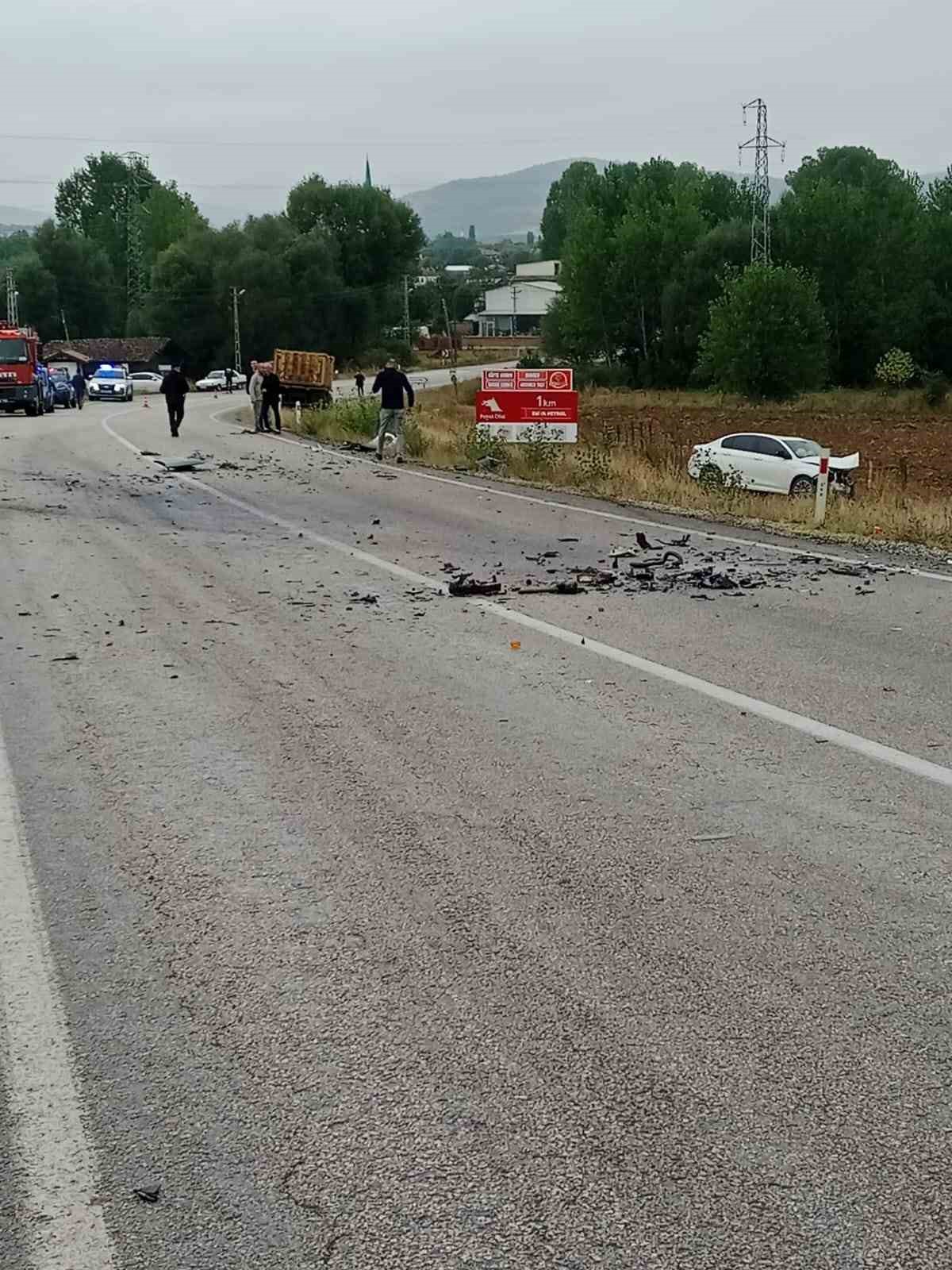 Kastamonu&rsquo;da otomobiller kafa kafaya &ccedil;arpıştı: 5 yaralı