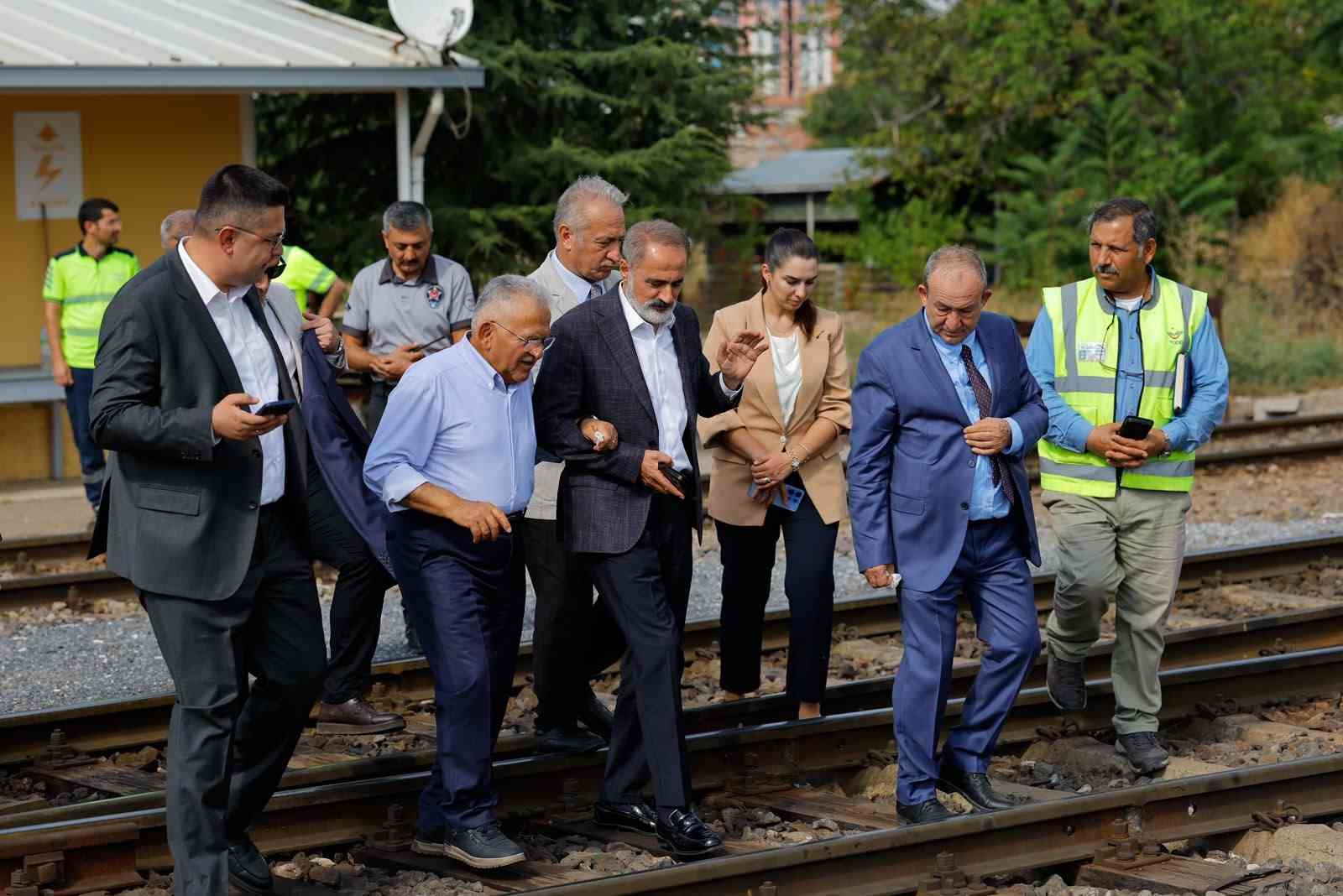 Başkan B&uuml;y&uuml;kkılı&ccedil;, TCDD Genel M&uuml;d&uuml;r&uuml; Kurt ile Kayseri&rsquo;nin ulaşımını g&ouml;r&uuml;şt&uuml;