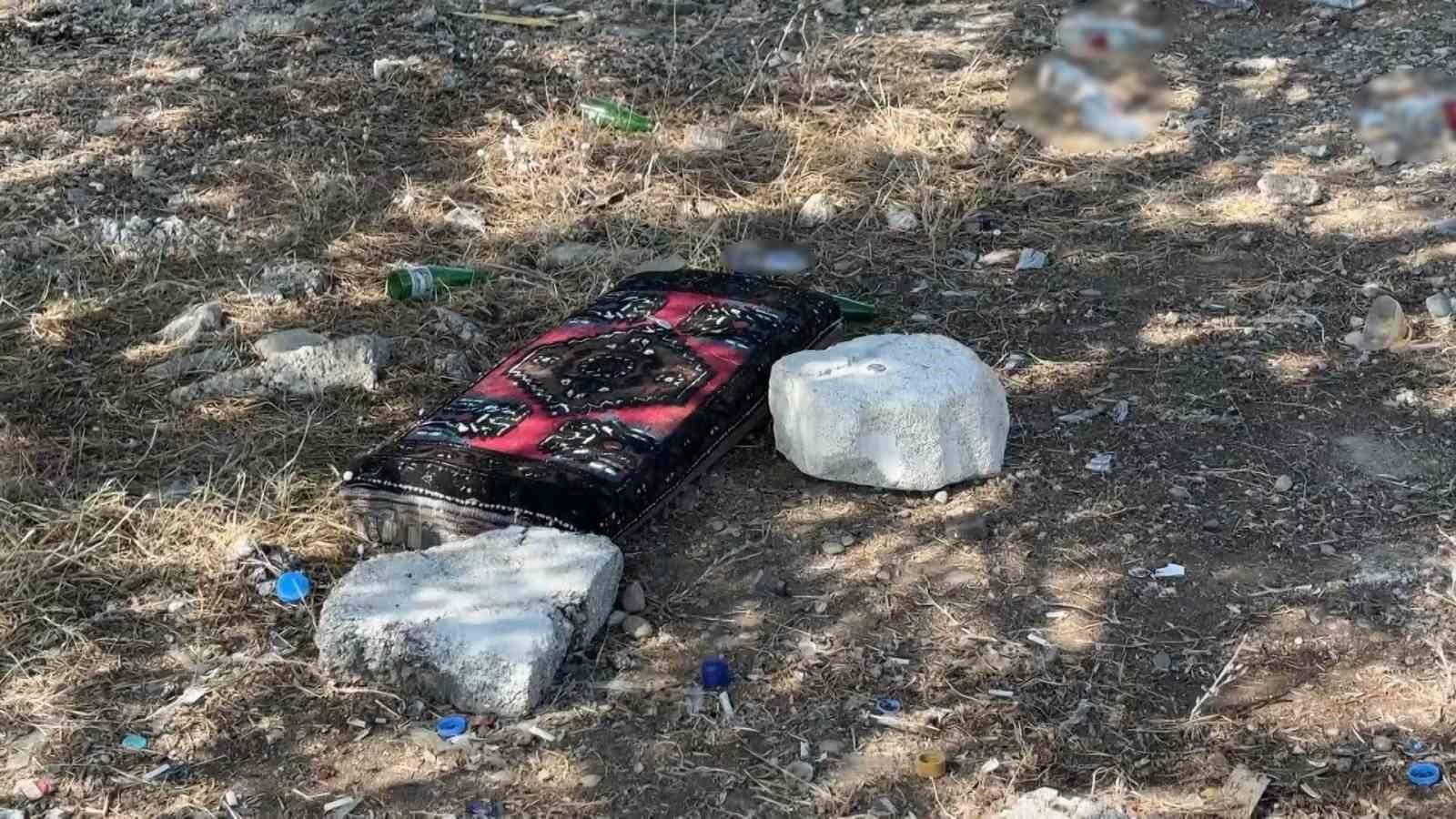 Adana&rsquo;da gen&ccedil; şahıs boş arazide &ouml;l&uuml; bulundu