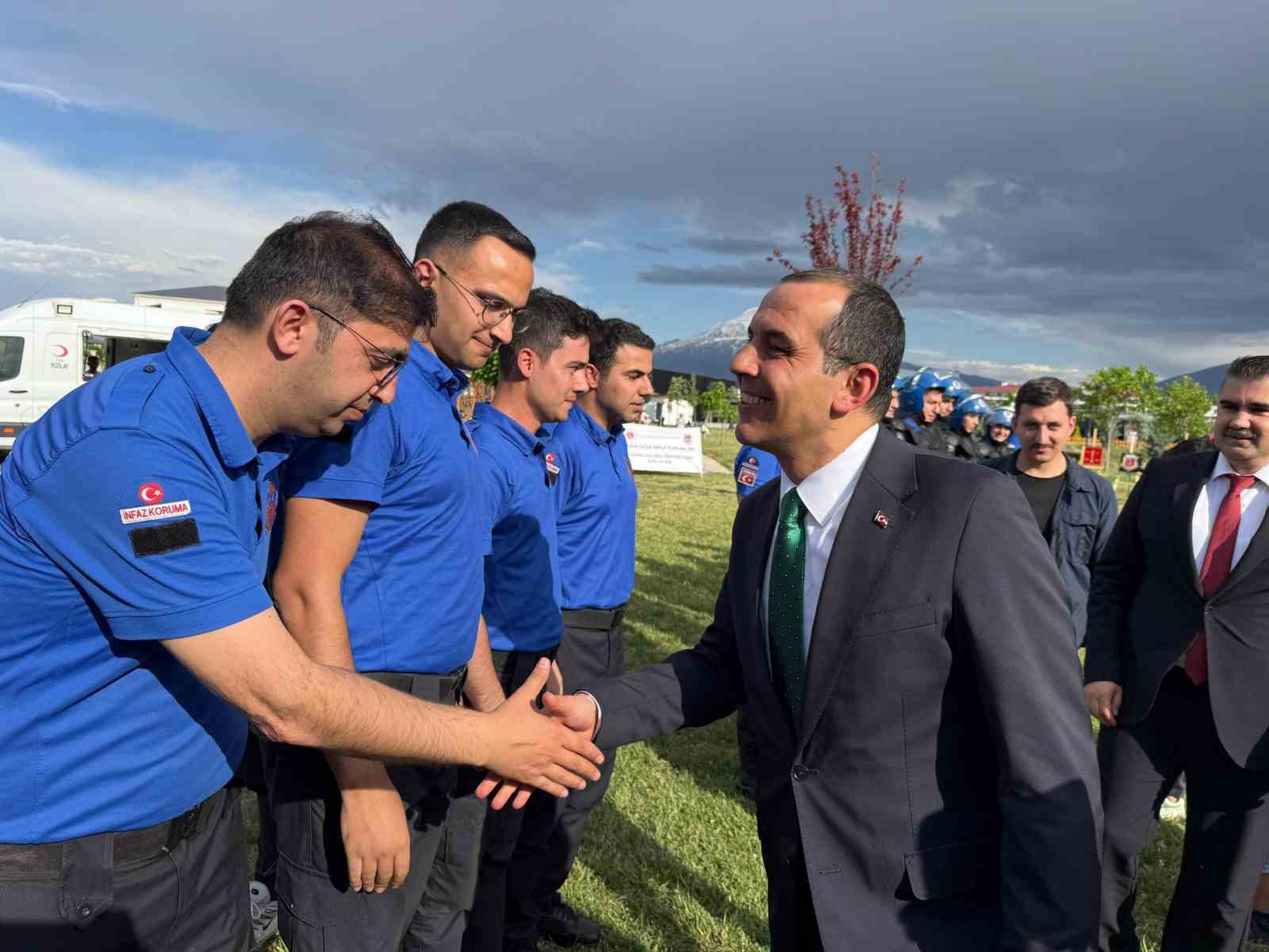 Iğdır&rsquo;da Ceza İnfaz Personeli Haftası&rsquo;nda el emeği &uuml;r&uuml;nler sergilendi