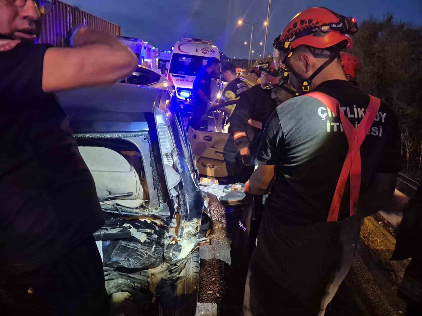 İstanbul-İzmir Otoyolu&rsquo;nda zincirleme kaza: 11 yaralı
