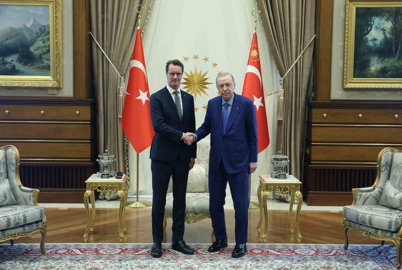 Cumhurbaşkanı Erdoğan, Almanya Kuzey Ren-Vestfalya Eyaleti Başbakanı W&uuml;st&rsquo;&uuml; kabul etti
