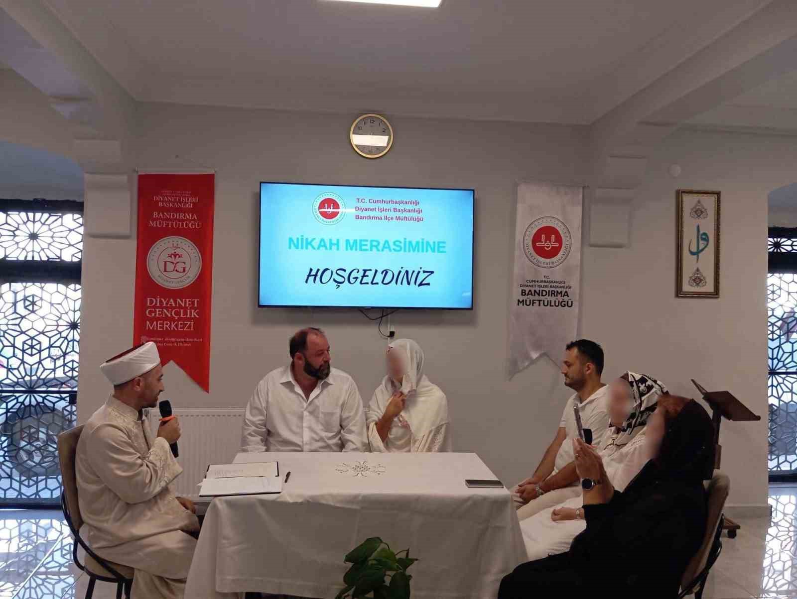 Bandırma&rsquo;da M&uuml;sl&uuml;man olan yabancı uyruklu vatandaş i&ccedil;in nikah merasimi d&uuml;zenlendi