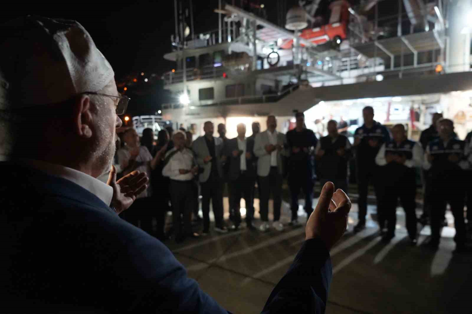 Karadenizli balık&ccedil;ılar yeni sezona horon ve dualarla &lsquo;Vira Bismillah&rsquo; dedi