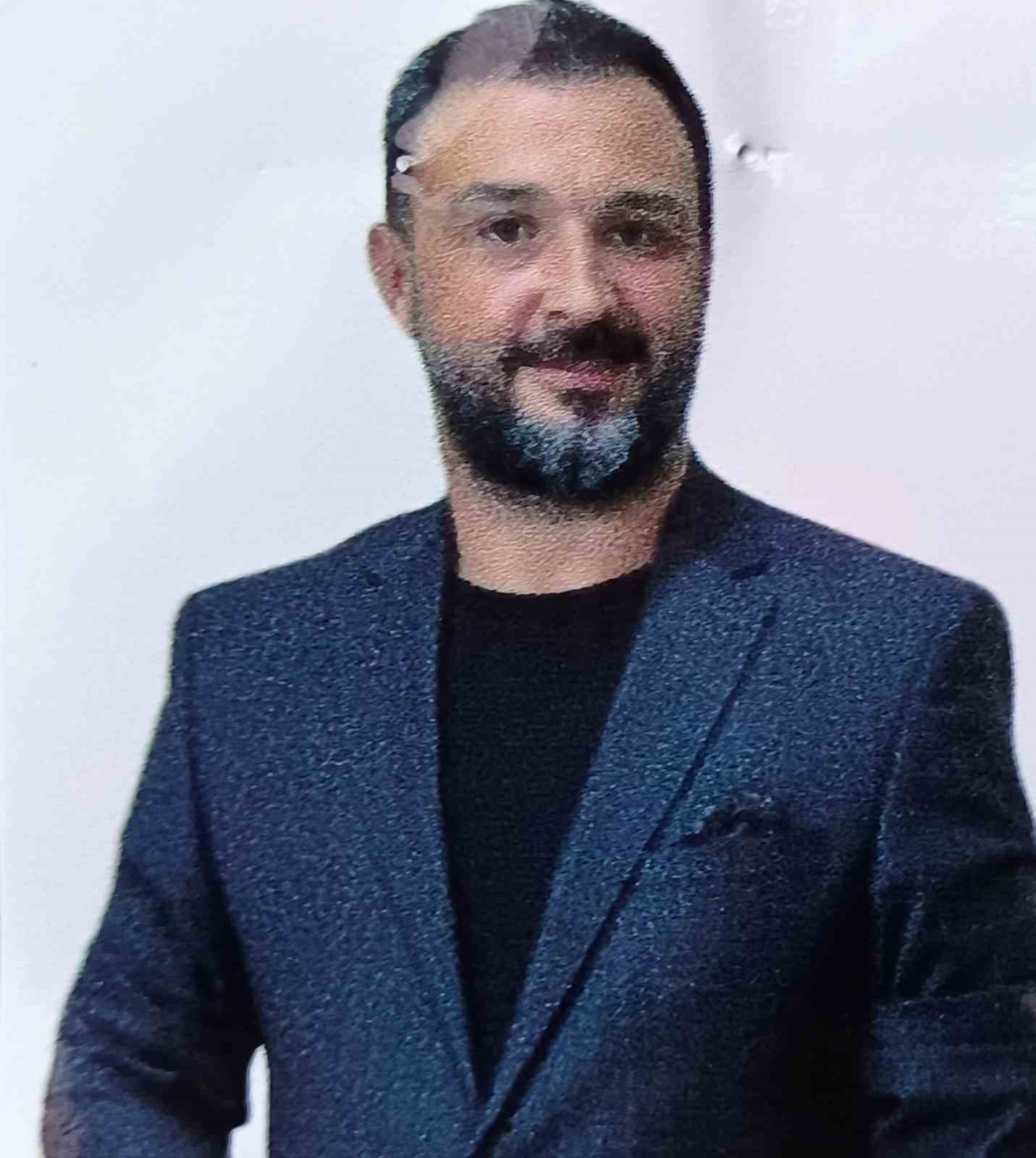 Trafik kazasında hayatını kaybeden Gazeteci Dursun Biran Yılmaz, evlilik yıl d&ouml;n&uuml;m&uuml;nde toprağa verildi