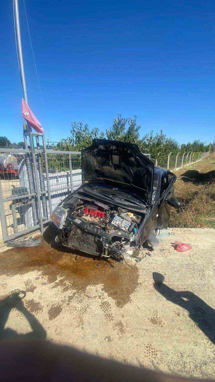 Bilecik&rsquo;te kontrolden &ccedil;ıkan otomobil savruldu: 1 yaralı