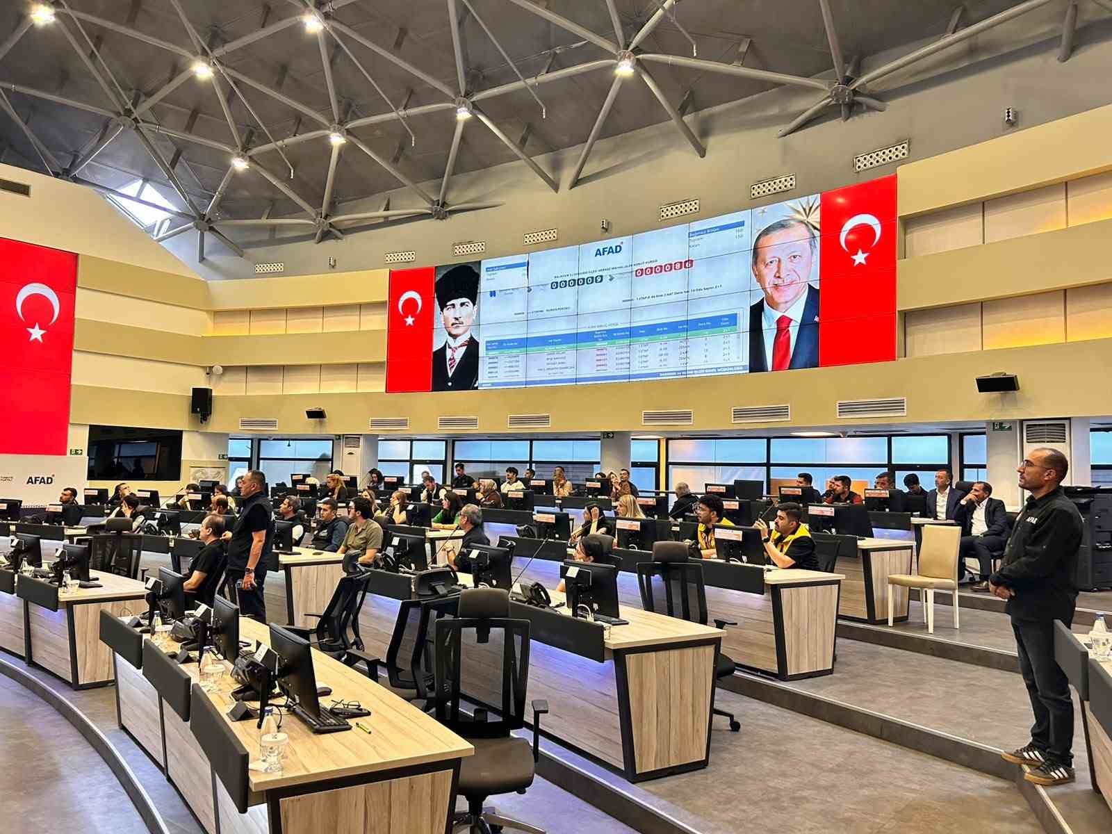 AFAD Başkanı Pehlivan: "Konutların Sındırgılı hemşerilerimize hayırlı olmasını diliyorum"