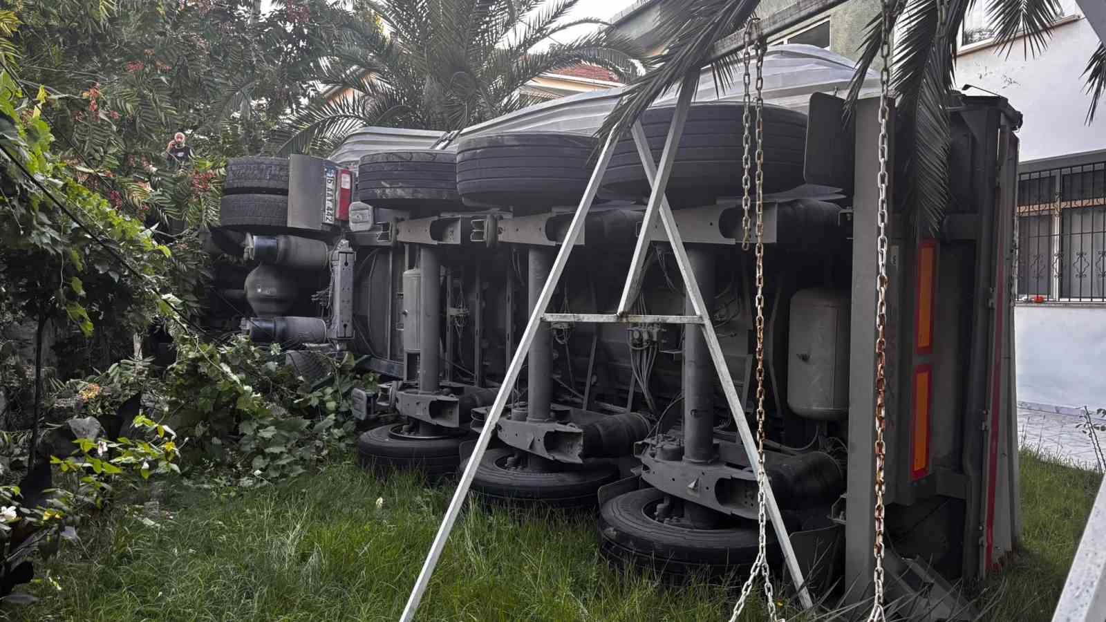 Ak&ccedil;akoca-Alaplı yolunda feci kaza: 4 &ouml;l&uuml;, 8 yaralı