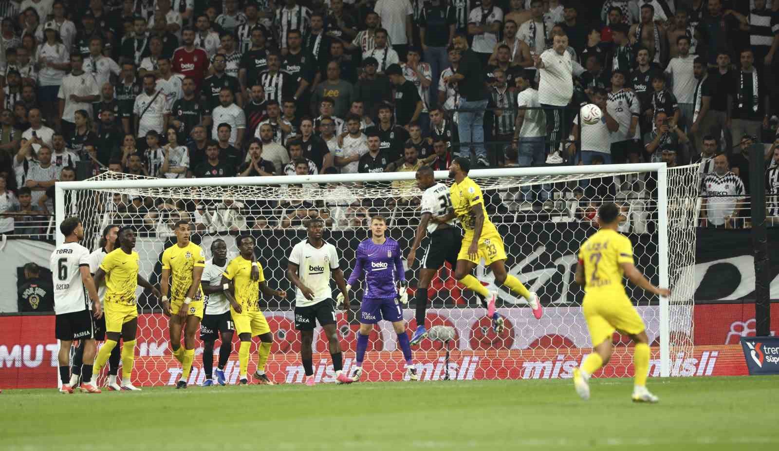 Trendyol S&uuml;per Lig: Beşiktaş: 1 - Ey&uuml;pspor: 0 (Ma&ccedil; sonucu)