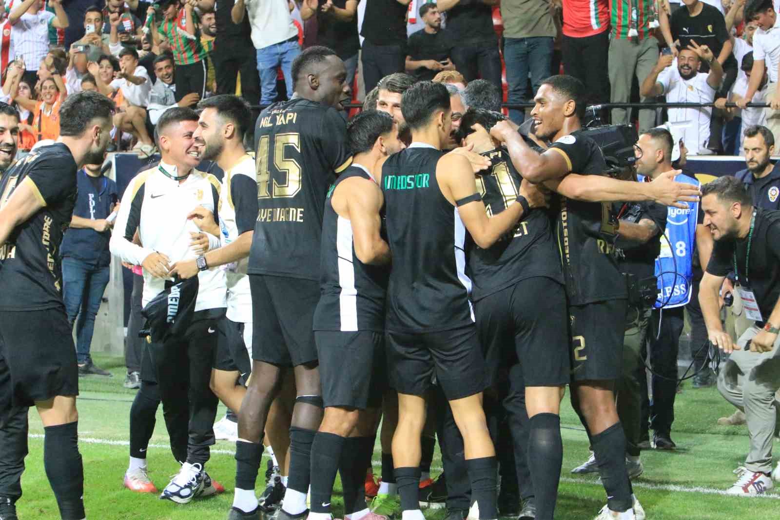 Tredyol S&uuml;per Lig: Amed Sportif Faaliyetler: 2 - Trabzonspor: 1 (Ma&ccedil; sonucu)