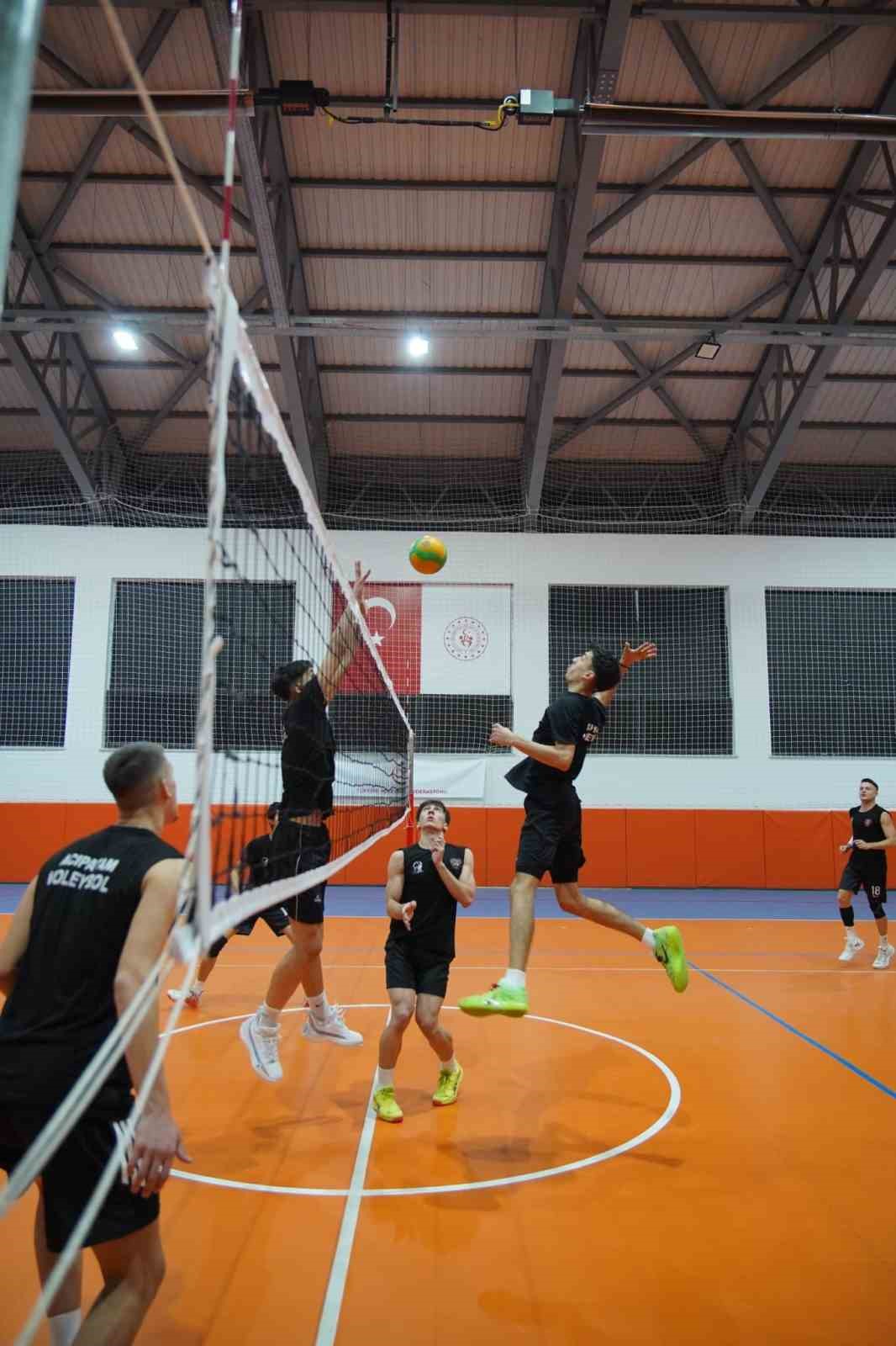Acıpayam&rsquo;dan voleybolda iddialı y&uuml;kseliş
