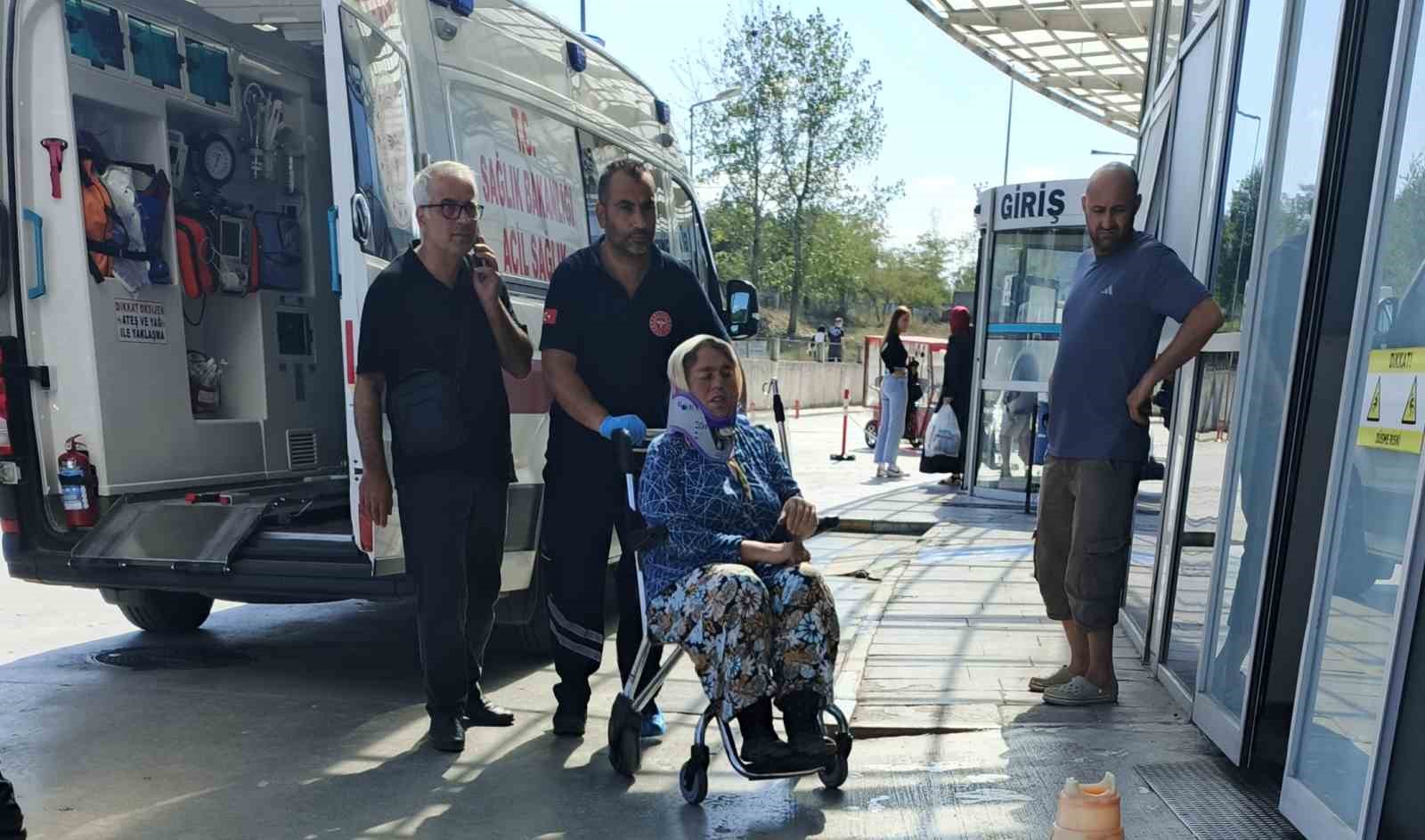 Bafra’da traktörün römorku devrildi: 6 yaralı