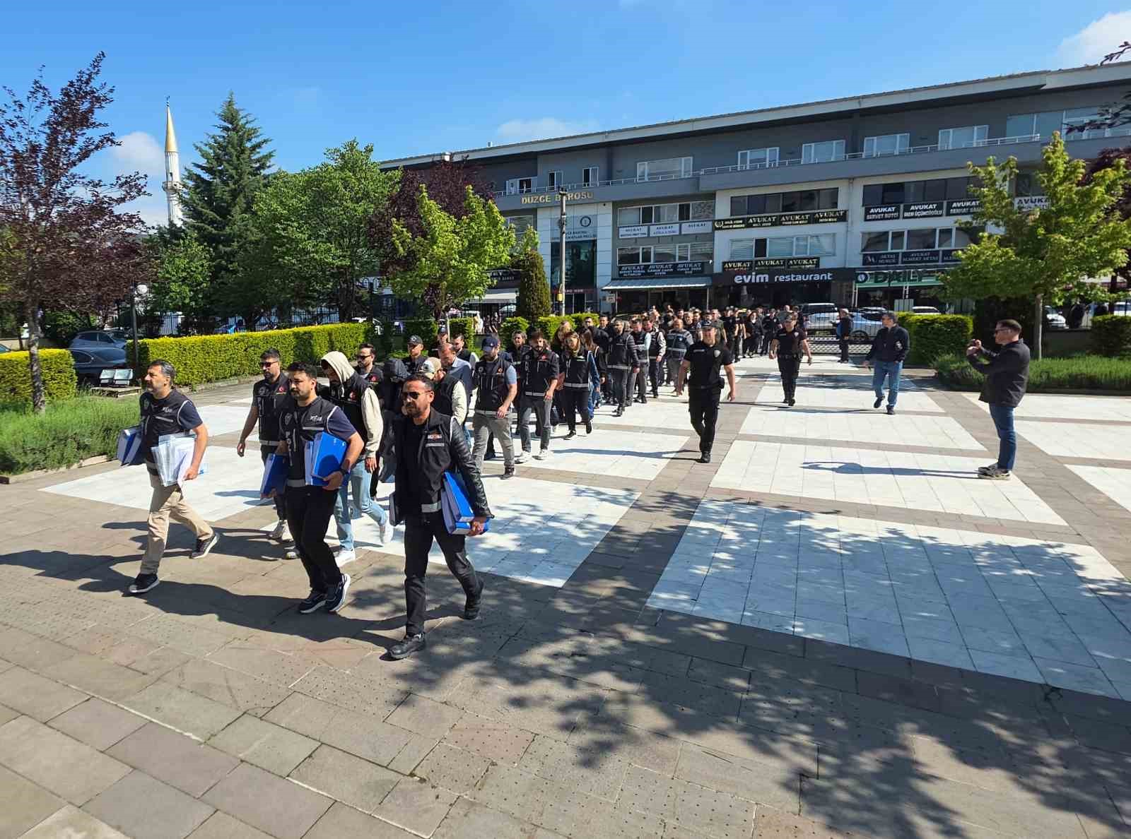 D&uuml;zce&rsquo;de staj dolandırıcılığında 9 tutuklama