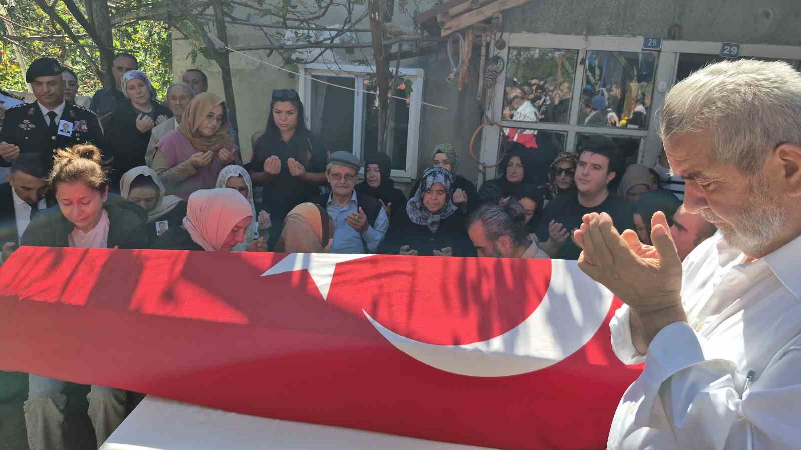 &Ouml;len vali yardımcısı dualarla son yolculuğuna uğurlandı