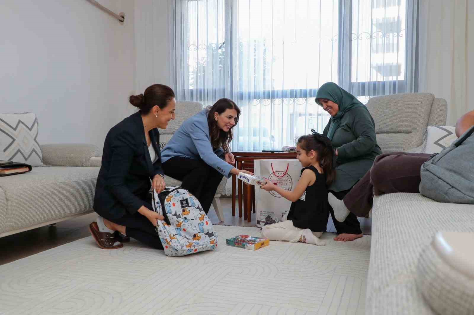 Esra Masatlı, Y&uuml;reğimizdeki Işık Projesi kapsamında ailelerle bir araya geldi