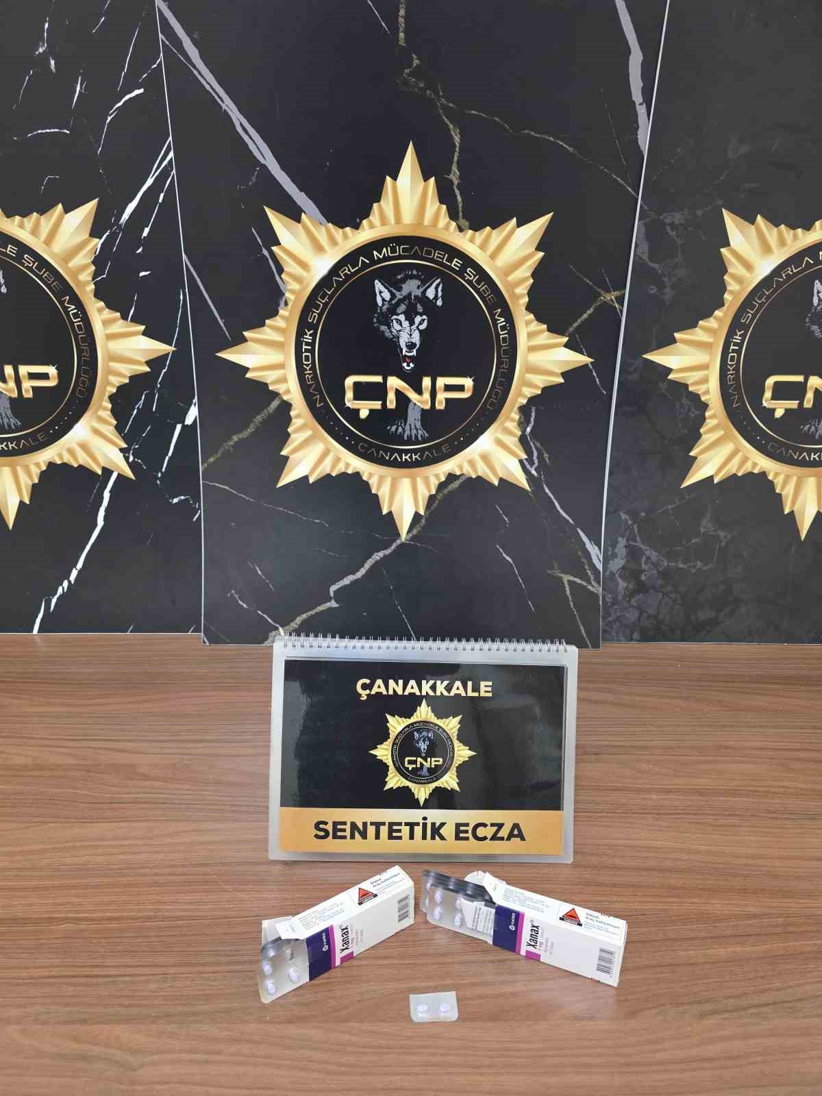 &Ccedil;anakkale&rsquo;de &ccedil;eşitli su&ccedil;lardan aranan 8 ş&uuml;pheli tutuklandı