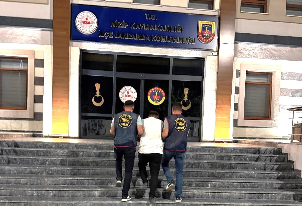 Kesinleşmiş 10 yıl cezayla aranan 2 şahıs yakalandı