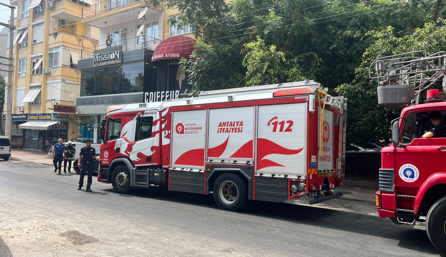 Alanya&rsquo;da balkonda &ccedil;ıkan yangın paniğe neden oldu