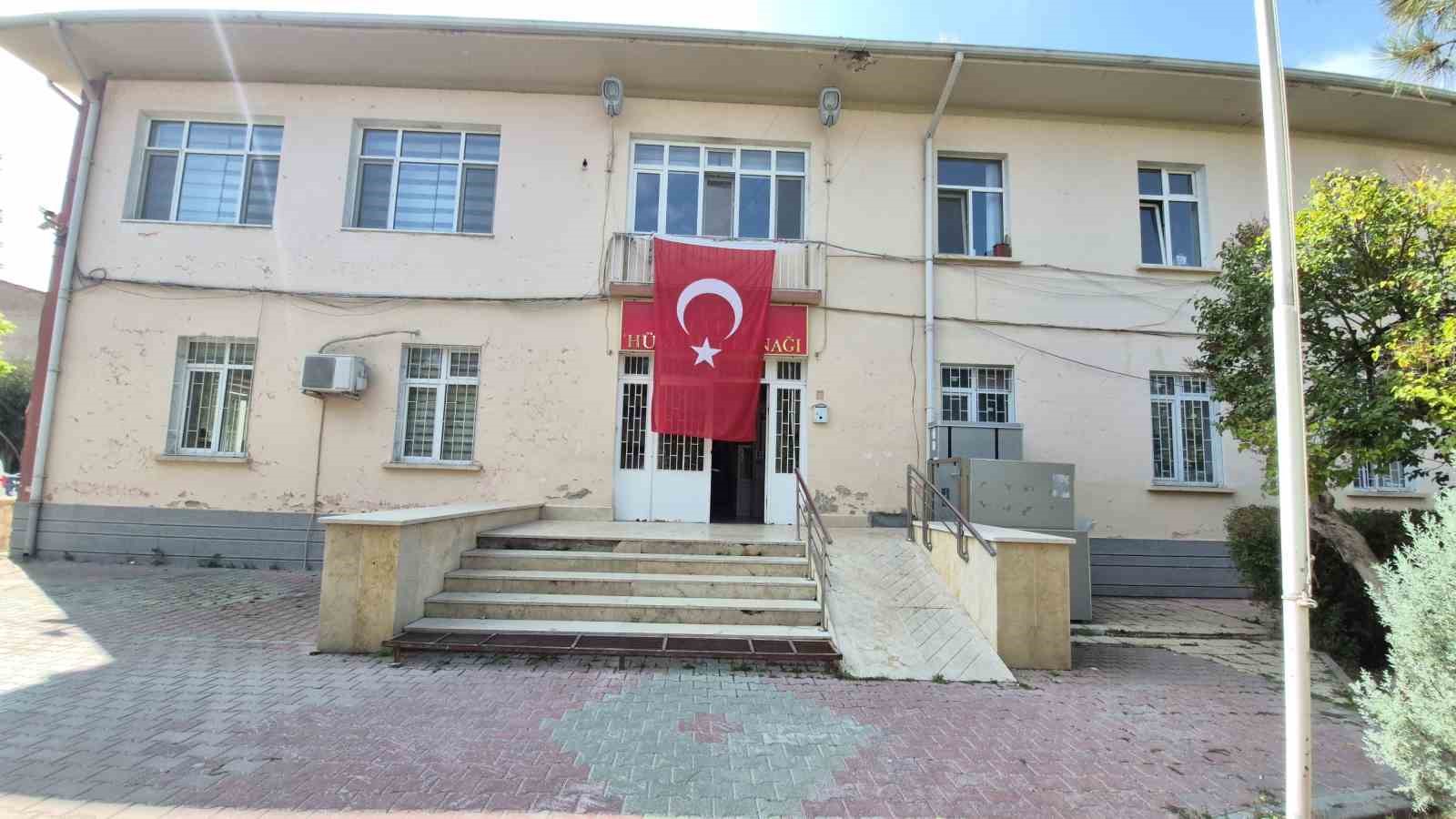 Oto galerici gencin &ouml;l&uuml;m&uuml;yle ilgili 2 ş&uuml;pheli tutuklandı