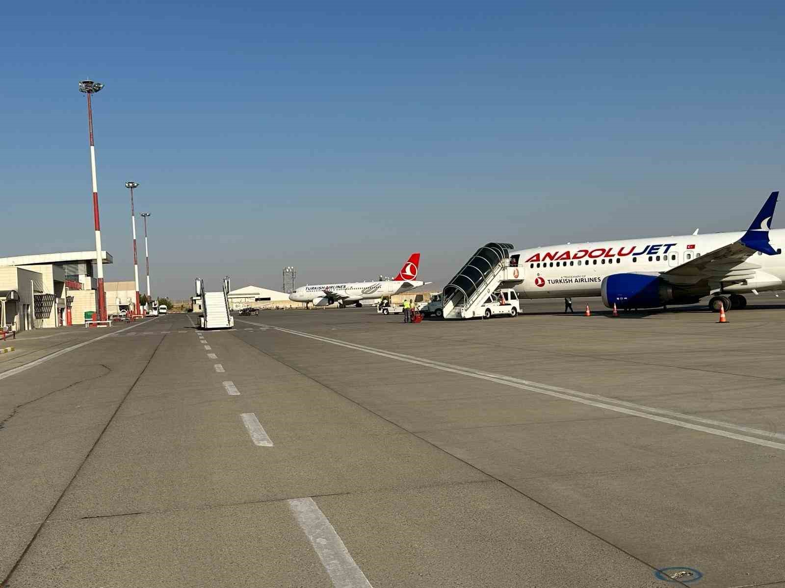 Şırnak Şerafettin El&ccedil;i Havalimanı haziran ayında 35 bin yolcuya hizmet verdi