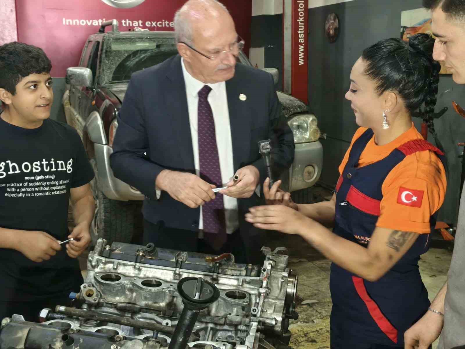 ATO Başkanı Baran, Şaşmaz&rsquo;da kadın motor ustası Kuş&ccedil;u&rsquo;yu ziyaret etti