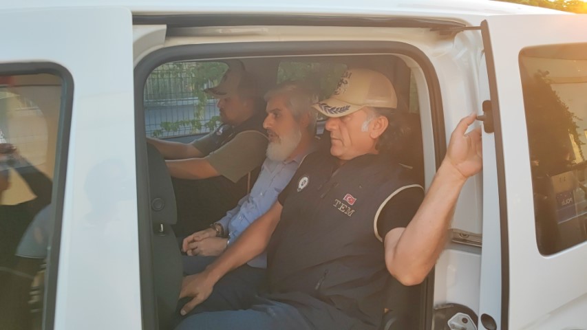 Kuytulculara operasyon: Alparslan Kuytul, eşi ve çok sayıda kişi gözaltında