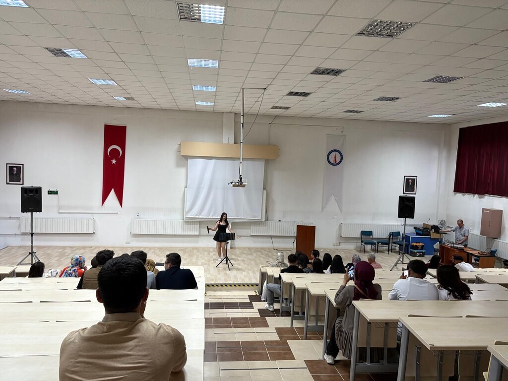 Hisarcık MYO bahar yarıyılı sonu motivasyon konseri d&uuml;zenlendi