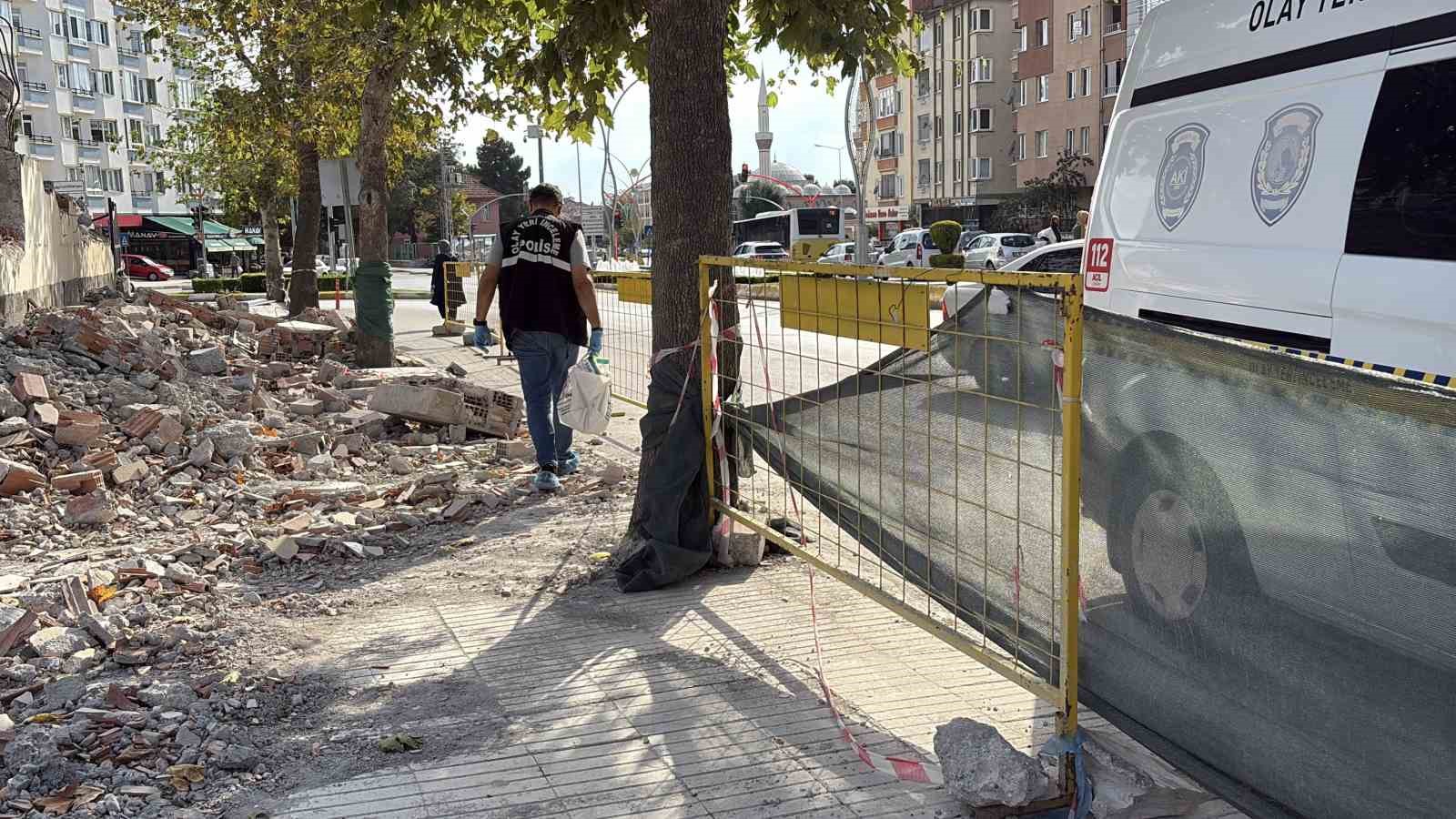 &Ccedil;orum&rsquo;da yıkım &ccedil;alışması sırasında insan kafatası ve kemikler bulundu