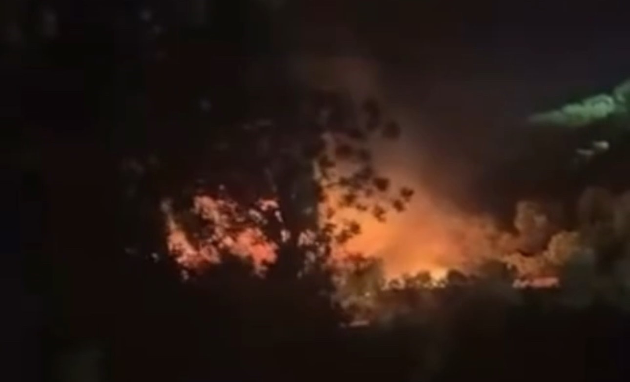 Y&uuml;ksekova&rsquo;da ağa&ccedil;lık alanda &ccedil;ıkan yangın s&ouml;nd&uuml;r&uuml;ld&uuml;