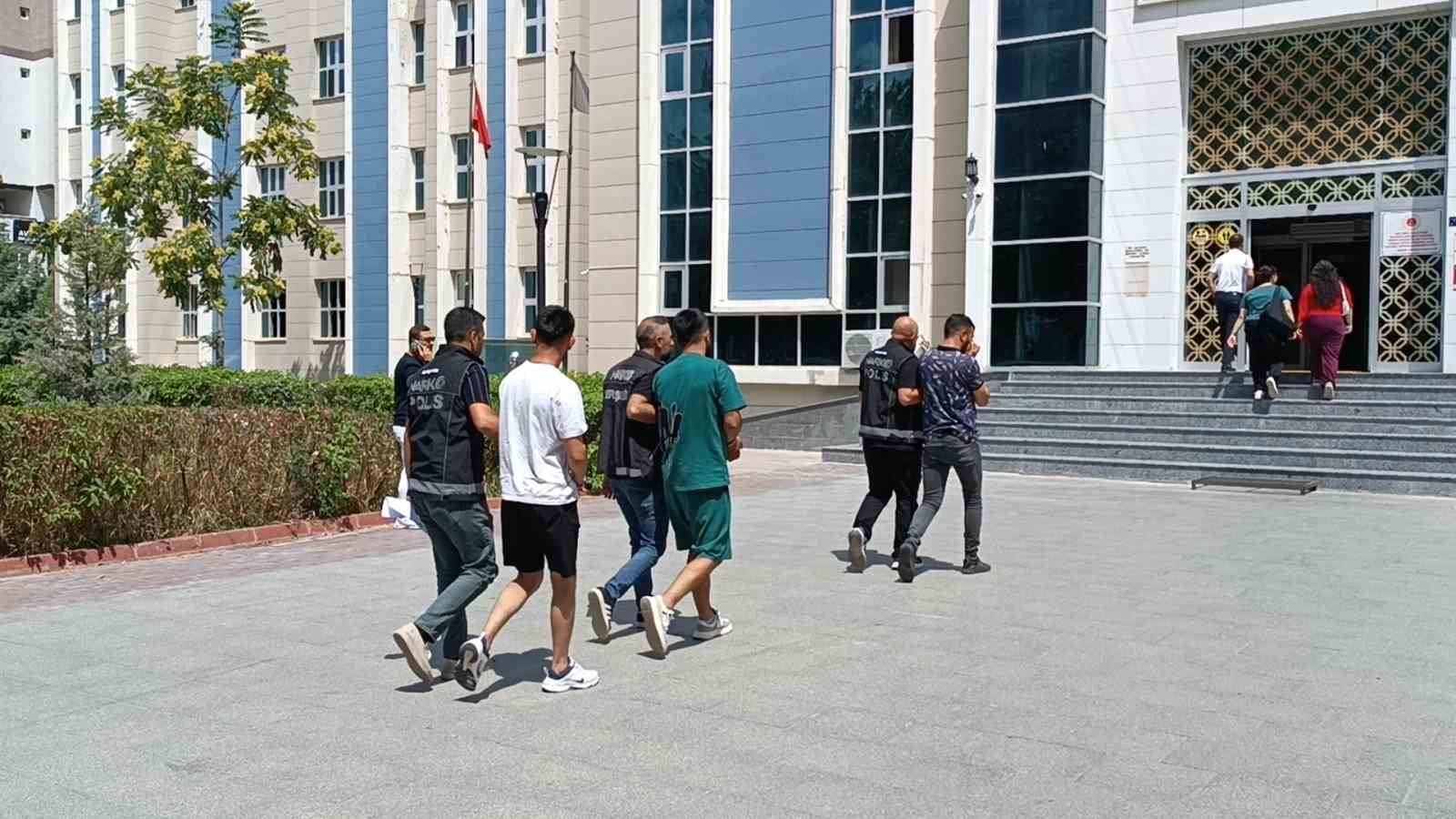 Kırşehir&rsquo;de uyuşturucu operasyonu: 2 ş&uuml;pheli tutuklandı