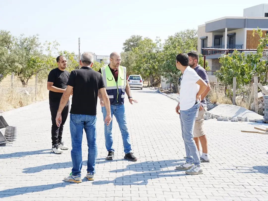 Başkan Zencirci, Germencik&rsquo;te yol &ccedil;alışmalarını inceledi