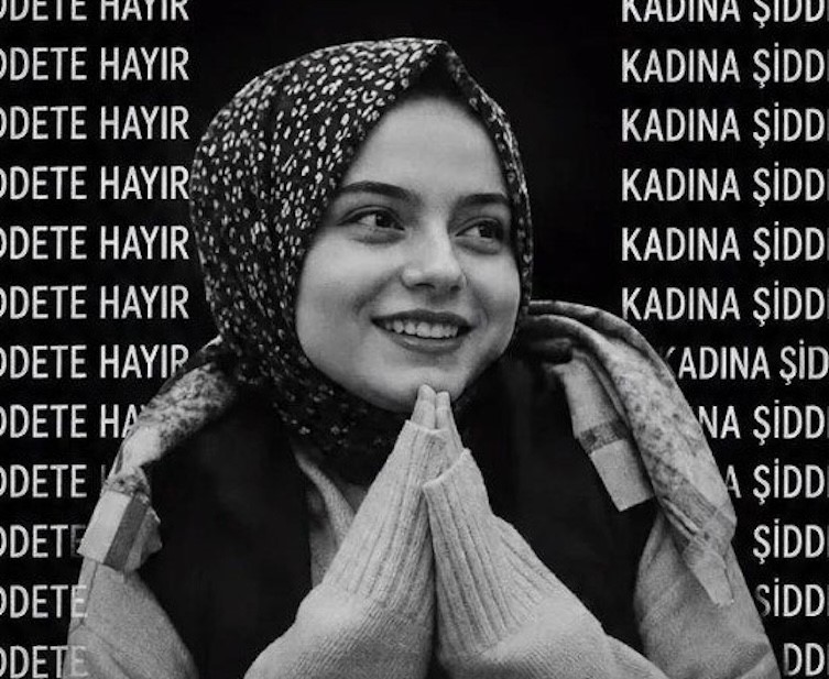 Eski eşi tarafından &ouml;ld&uuml;r&uuml;len kadın toprağa verildi